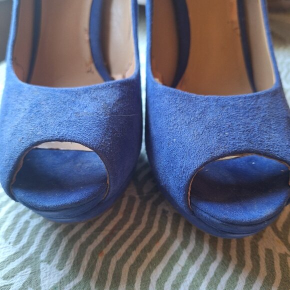 Platform Peep Toe Pumps - Picture 7 of 10